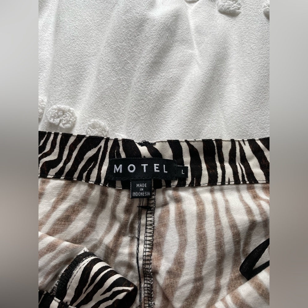 Motel Rocks Flare Pants - Picture 4 of 4